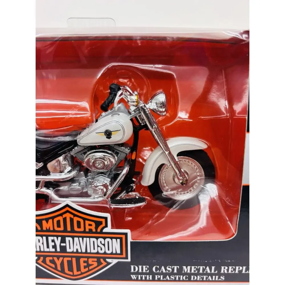 Maisto 1:18 Harley Davidson 2000 FLSTF Fat Boy Diecast Motorcycle Series 10 New